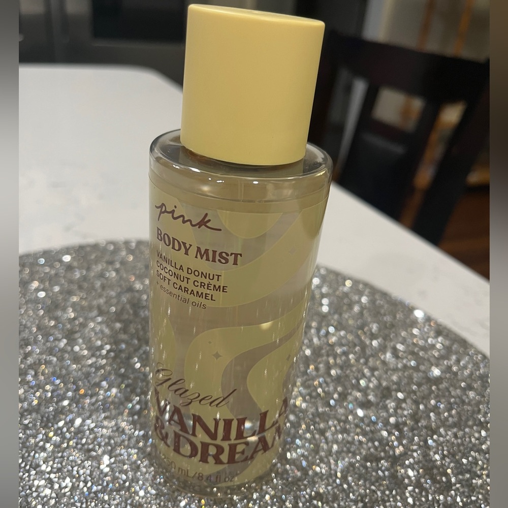 New! VS PINK! - Picture 2 of 10